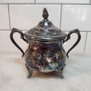 Vintage WM Rogers Silverplate Footed Serving Sugar Bowl With Lid - Ornate